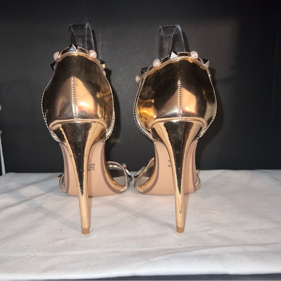 Metallic gold T-strap sandals with pearls and studs - Picture 3 of 7